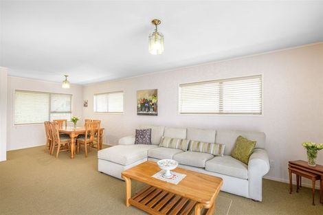 Photo of property in 1/246 Great North Road, Henderson, Auckland, 0612