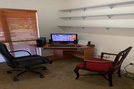 Photo of property in 19 Golfland Drive, Golflands, Auckland, 2013