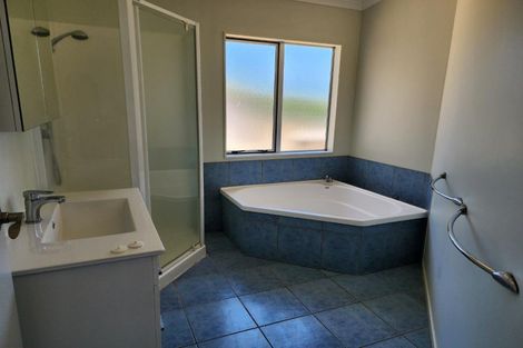 Photo of property in 4a Rahui View, Oakura, 4314