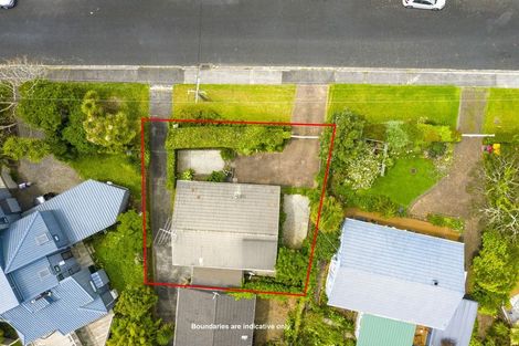 Photo of property in 1/1a Radiata Lane, Chatswood, Auckland, 0626