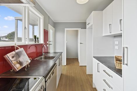 Photo of property in 47 Farquhar Road, Glendene, Auckland, 0602