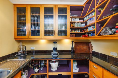 Photo of property in 98 Russell Street, Palmerston North, 4414