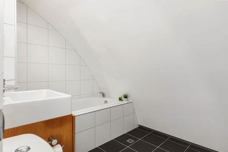 Photo of property in 491 Karaka Bay Road, Karaka Bays, Wellington, 6022