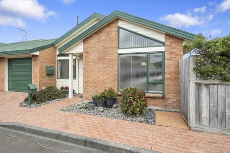 Photo of property in Miramar Villas, 21/3 Byron Street, Miramar, Wellington, 6022