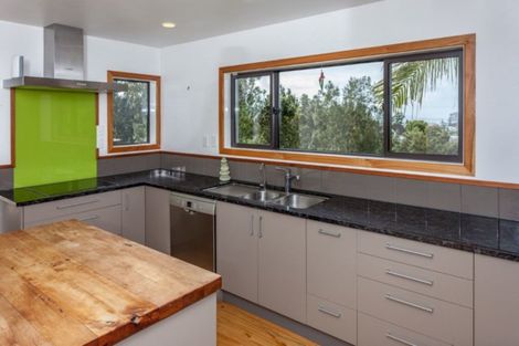 Photo of property in 8 Brenton Place, Whangamata, 3691