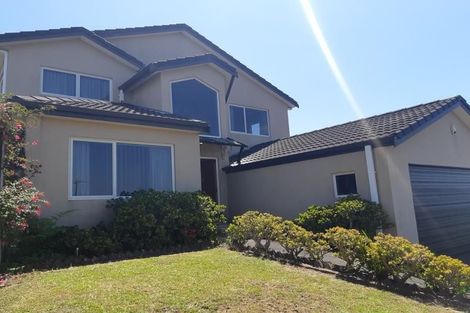 Photo of property in 4 Highgrove Lane, Totara Vale, Auckland, 0632