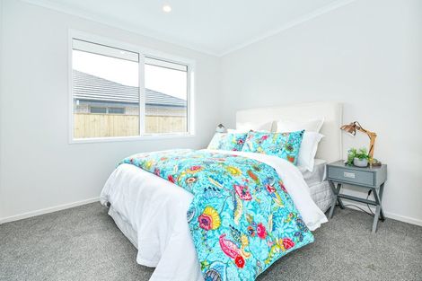 Photo of property in 10 Uatoto Road, Clarks Beach, 2122