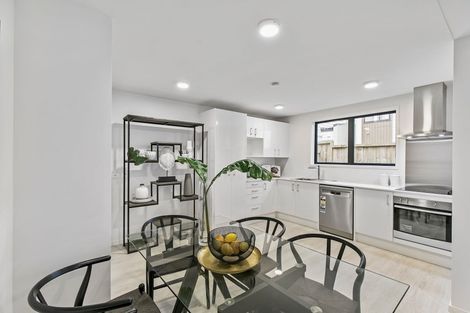 Photo of property in 14a Ropata Avenue, Point England, Auckland, 1072