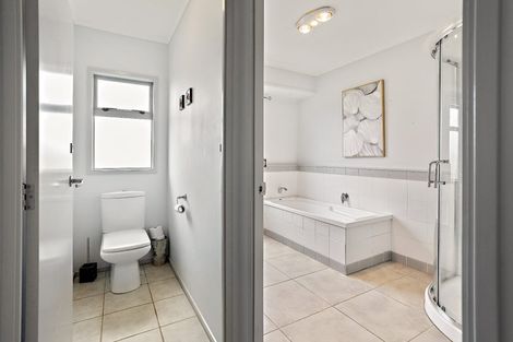 Photo of property in 12 Redwings Close, Whitianga, 3510