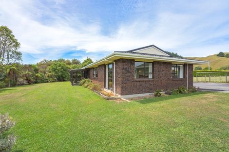 Photo of property in 185 Waitohu Valley Road, Otaki, 5583