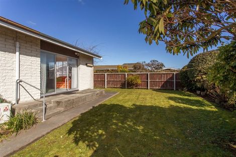 Photo of property in 2/9 Wyatt Place, Russley, Christchurch, 8042