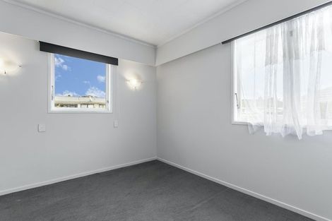 Photo of property in 9 Sutton Crescent, Papatoetoe, Auckland, 2025