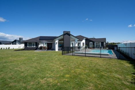 Photo of property in 12 Mike Smith Drive, Cambridge, 3434