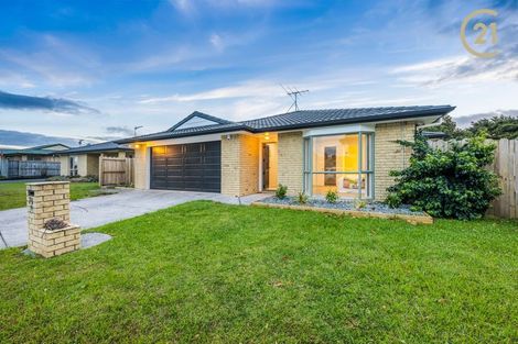 Photo of property in 71 Medvale Avenue, Flat Bush, Auckland, 2019