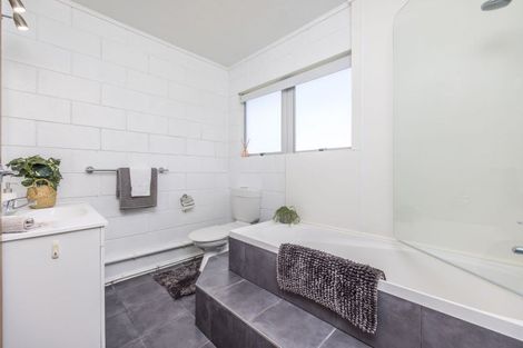 Photo of property in 5/19a Verbena Road, Birkdale, Auckland, 0626