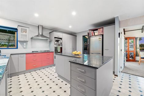 Photo of property in 100 Becroft Drive, Forrest Hill, Auckland, 0620