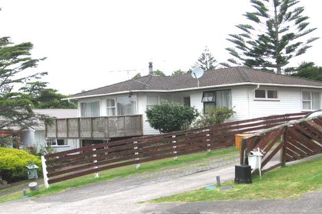 Photo of property in 2/7 Aplin Place, Birkdale, Auckland, 0626
