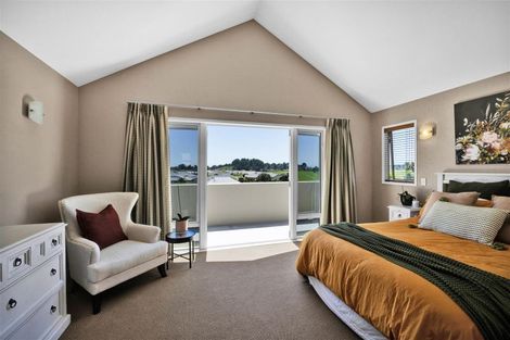 Photo of property in 10 Sampson Avenue, Waiwhakaiho, New Plymouth, 4312