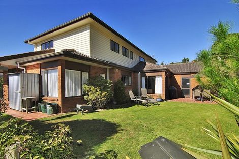 Photo of property in 15 Otamarau Grove, Maungaraki, Lower Hutt, 5010