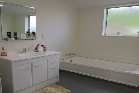 Photo of property in 40 Hinemoa Street, Waiwhetu, Lower Hutt, 5010