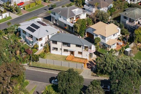 Photo of property in 2/14 Clifton Road, Waiake, Auckland, 0630