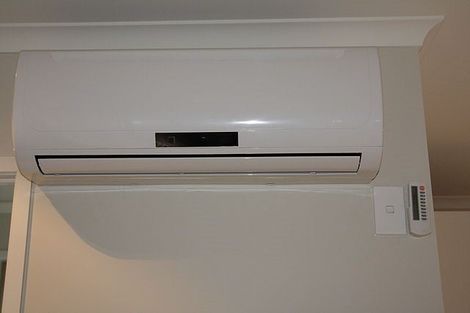 Photo of property in 14 Binda Place, Botany Downs, Auckland, 2010