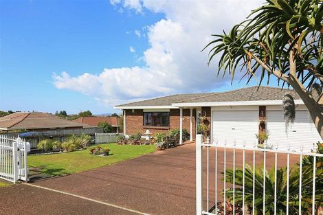 Photo of property in 34 Sturges Road, Henderson, Auckland, 0612