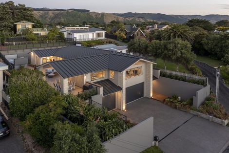 Photo of property in 118 Rosetta Road, Raumati South, Paraparaumu, 5032