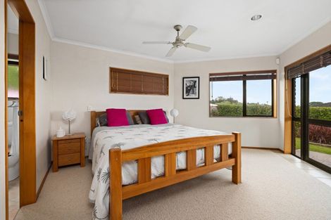 Photo of property in 12 Bayvista Close, Welcome Bay, Tauranga, 3112