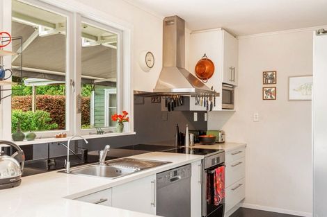 Photo of property in 55 Graham Avenue, Te Atatu Peninsula, Auckland, 0610