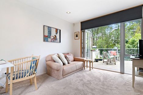 Photo of property in 6 Poturi Streams Avenue, Titirangi, Auckland, 0604