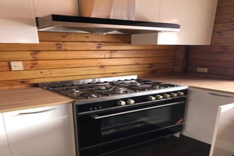 Photo of property in 21 Unsworth Drive, Unsworth Heights, Auckland, 0632