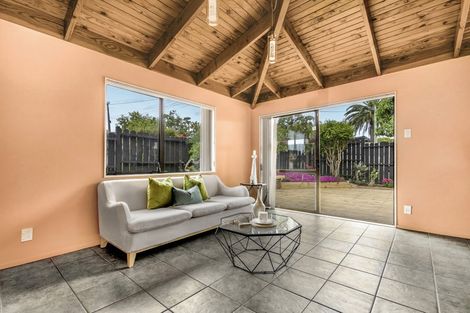 Photo of property in 1/23 Beatrice Avenue, Hillcrest, Auckland, 0627