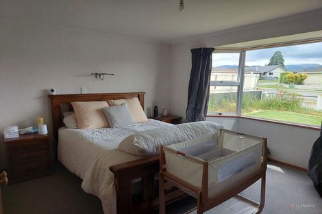 Photo of property in 19 Timaru Road, Waimate, 7924