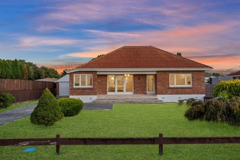 Photo of property in 1/13 Clevedon Road, Papakura, 2110