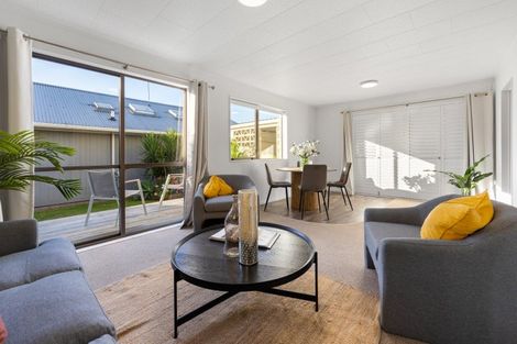 Photo of property in 6b Hori Street, Vogeltown, New Plymouth, 4310