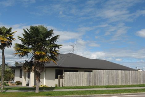 Photo of property in 76 Osprey Drive, Welcome Bay, Tauranga, 3112