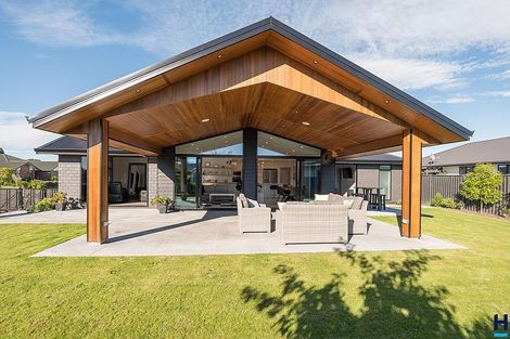 Photo of property in 4 Puketutu Grove, Motueka, 7120