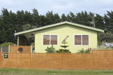 Photo of property in 19 Hydrabad Drive, Waitarere Beach, Levin, 5510