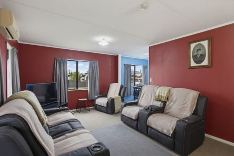 Photo of property in 13 Douglas Street, Levin, 5510