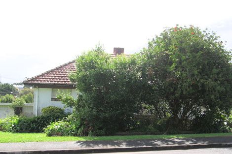 Photo of property in 28 Evans Road, Glen Eden, Auckland, 0602