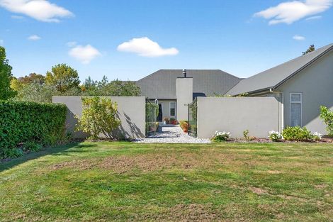 Photo of property in 10 Fairway Drive, Martinborough, 5711