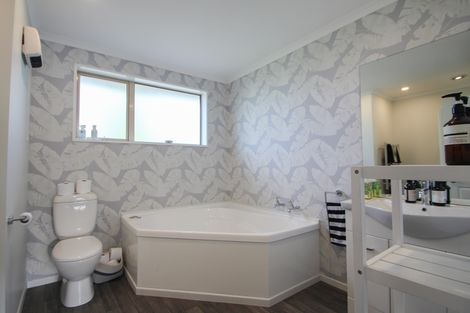 Photo of property in 10 Berkley Place, Oamaru North, Oamaru, 9400