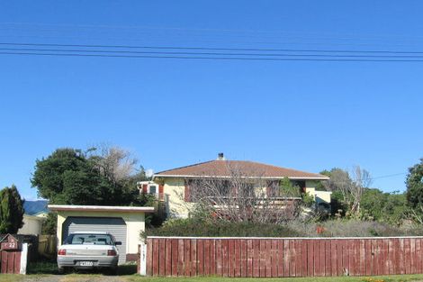 Photo of property in 22 Mahoe Street, Otaki Beach, Otaki, 5512