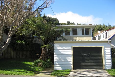 Photo of property in 142 Parkvale Road, Karori, Wellington, 6012