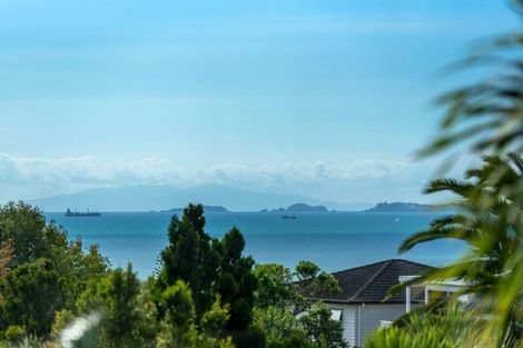 Photo of property in 1/56 Castor Bay Road, Castor Bay, Auckland, 0620