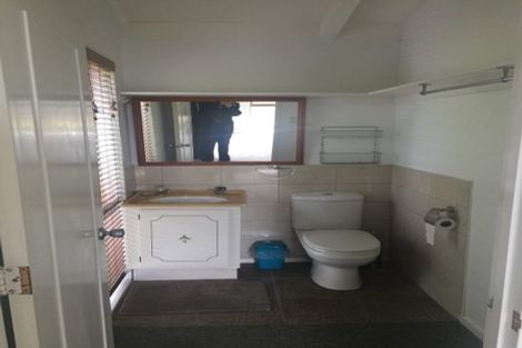 Photo of property in 2/13 Saddleback Rise, Murrays Bay, Auckland, 0630