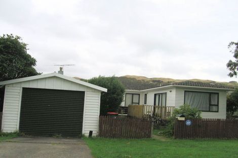 Photo of property in 11 Luckie Street, Tawa, Wellington, 5028