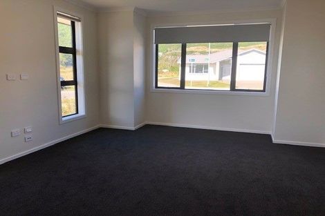 Photo of property in 8 Tapuhikura Street, Waikanae, 5036