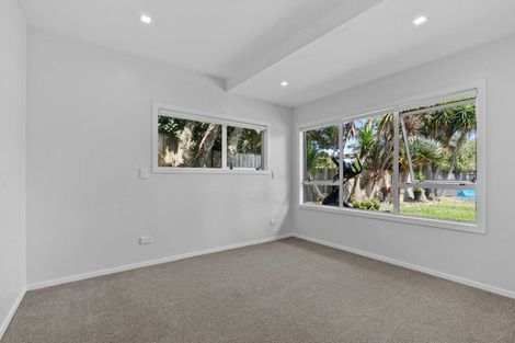Photo of property in 6a Puketaha Road, Swanson, Auckland, 0816